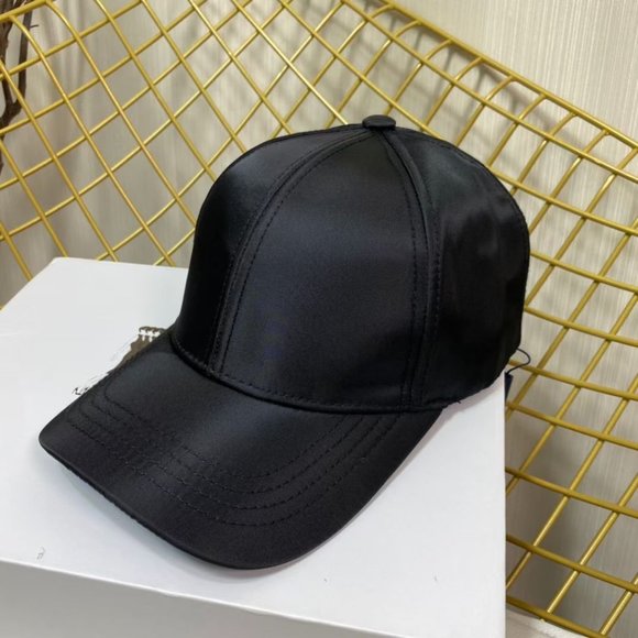 ?✨AUTHENTIC✨?Prada hat main image 6